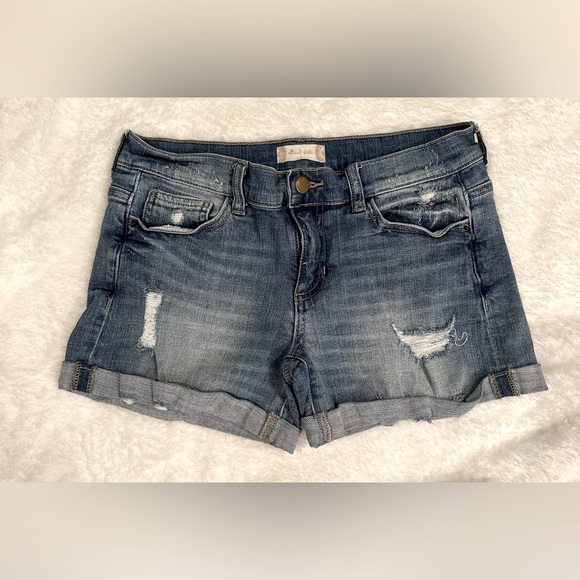 Altar’d State distressed cuffed denim shorts - Picture 1 of 5